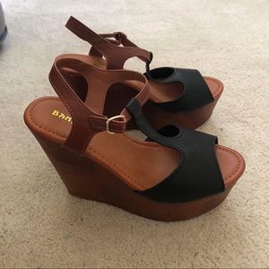 Bamboo Wood/Leather wedges size 5.5